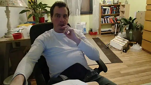 Snapshot of cloupefun chatting on January 2025 06:16:01 AM cloupefun online show from January 2025 06:16:01 AM