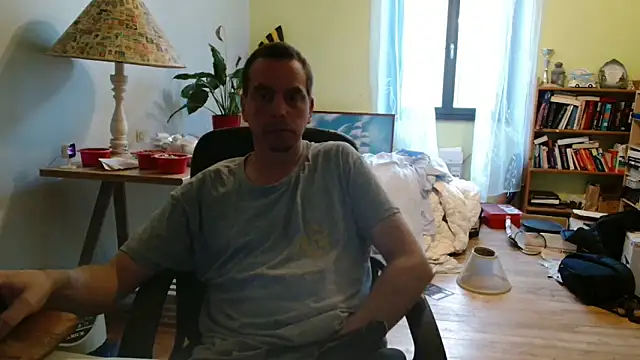 Snapshot of cloupefun chatting on October 2025 06:22:02 AM cloupefun online show from October 2025 06:22:02 AM