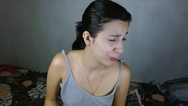 mia  lopez  online show from May 2026 03:26:01 AM