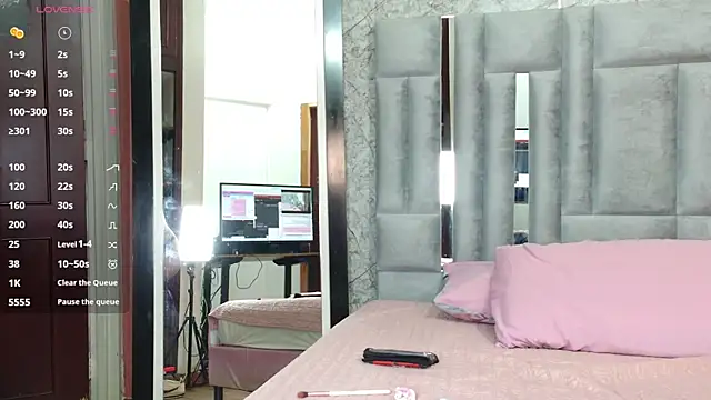 kinkylittlegirll online show from March 2026 07:31:02 PM