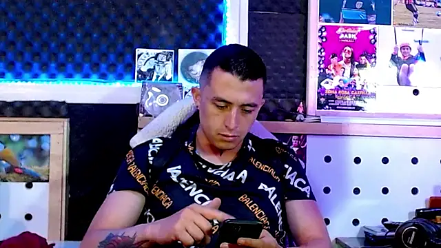 Darko0717 online show from March 2025 04:33:02 PM