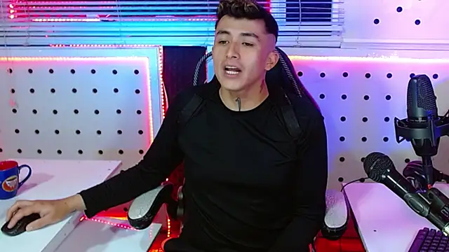 Darko0717 online show from November 2025 05:04:01 PM