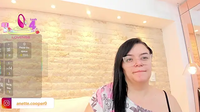 Snapshot of anette_cooper chatting on December 2025 03:36:02 AM anette cooper online show from December 2025 03:36:02 AM