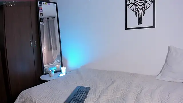 emilybae  online show from November 2025 01:05:02 AM