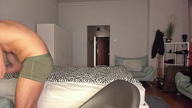 paulblack21 online show from November 2025 06:41:02 PM