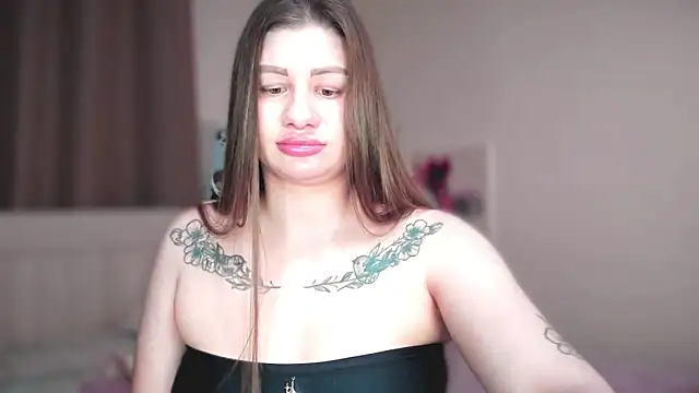 JuicyHelenX online show from February 2026 09:24:01 PM