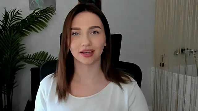 Snapshot of GracefulLook chatting on March 2025 06:26:02 AM GracefulLook online show from March 2025 06:26:02 AM