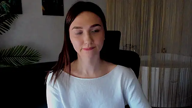 Snapshot of GracefulLook chatting on March 2025 11:03:01 AM GracefulLook online show from March 2025 11:03:01 AM