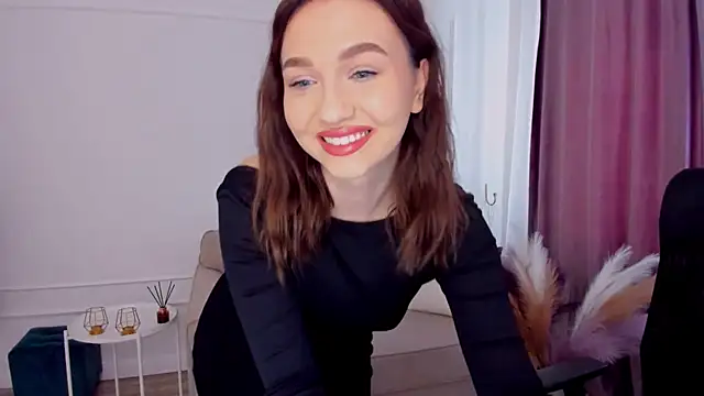 Snapshot of GracefulLook chatting on March 2025 07:46:02 AM GracefulLook online show from March 2025 07:46:02 AM