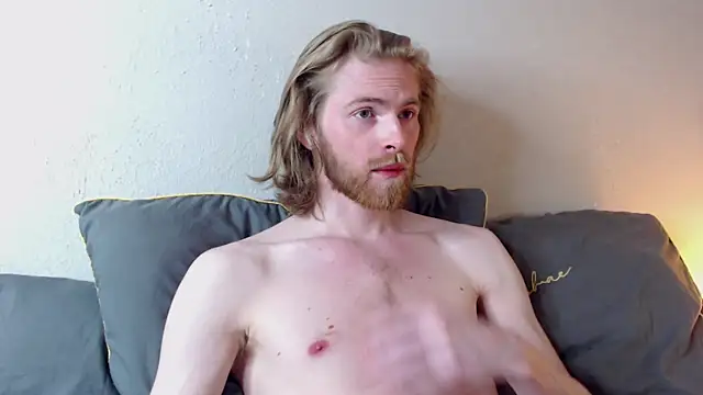 Snapshot of Damien_Bi chatting on December 2024 06:31:02 PM Damien Bi online show from December 2024 06:31:02 PM