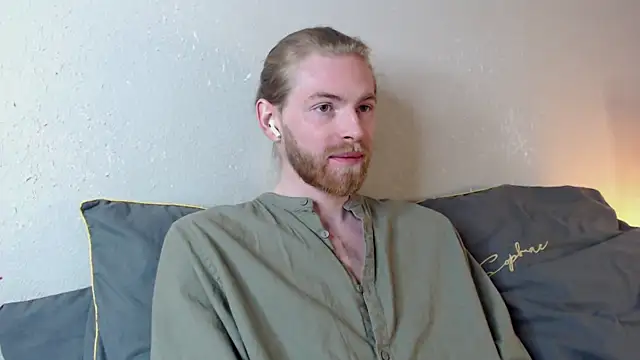 Snapshot of Damien_Bi chatting on January 2025 09:44:02 PM Damien Bi online show from January 2025 09:44:02 PM