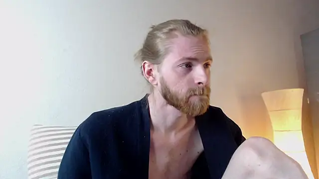 Snapshot of Damien_Bi chatting on February 2025 04:58:02 AM Damien Bi online show from February 2025 04:58:02 AM