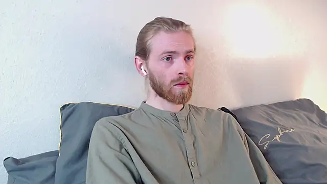 Snapshot of Damien_Bi chatting on March 2025 04:45:02 AM Damien Bi online show from March 2025 04:45:02 AM