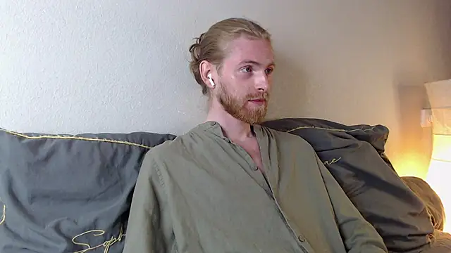 Snapshot of Damien_Bi chatting on September 2025 09:38:01 PM Damien Bi online show from September 2025 09:38:01 PM