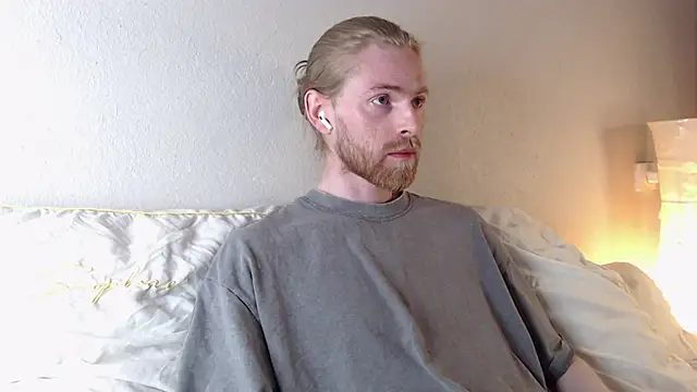 Snapshot of Damien_Bi chatting on October 2025 08:52:02 PM Damien Bi online show from October 2025 08:52:02 PM