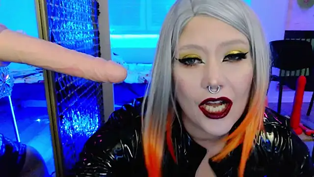 wickedxqueen online show from January 2026 08:45:02 PM