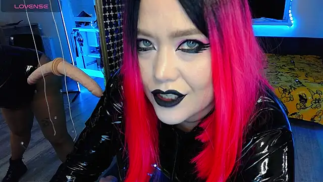 Snapshot of wickedxqueen chatting on April 2026 06:32:02 PM wickedxqueen online show from April 2026 06:32:02 PM