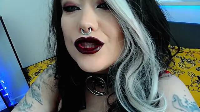 Snapshot of wickedxqueen chatting on April 2026 04:26:01 AM wickedxqueen online show from April 2026 04:26:01 AM