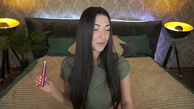 EmilyHalls online show from February 2025 09:49:01 AM