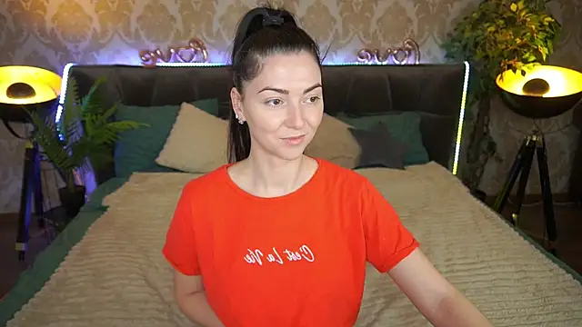 EmilyHalls online show from March 2025 06:54:01 AM