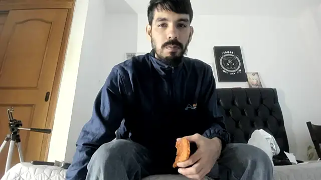 JohanyLatino online show from January 2025 05:55:02 PM