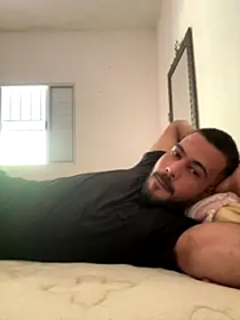 Snapshot of MikeDelfin0 chatting on October 2025 01:18:01 PM MikeDelfin0 online show from October 2025 01:18:01 PM