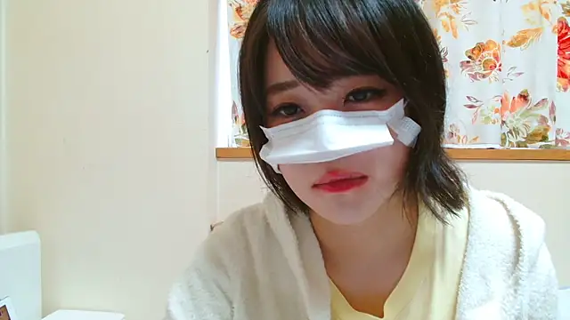 Snapshot of liliyRiSAcha-n chatting on May 2026 07:03:01 AM liliyRiSAcha-n online show from May 2026 07:03:01 AM