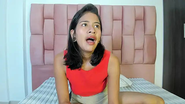 JuliKim  online show from September 2025 01:00:02 PM