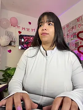 tati reyess online show from February 2026 12:20:01 PM