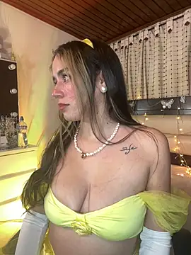 Snapshot of Natalia_Suarez chatting on March 2025 03:54:01 AM Natalia Suarez online show from March 2025 03:54:01 AM