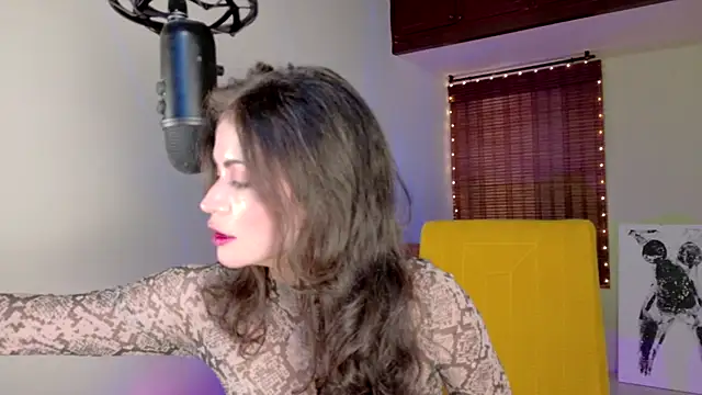 Emma  Blanco online show from October 2025 04:47:02 PM