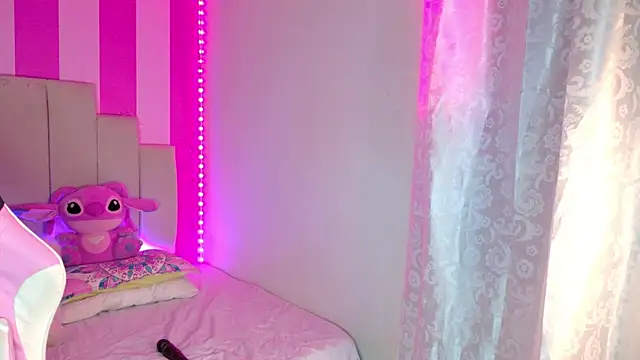 Snapshot of AliiceBrown_ chatting on October 2025 04:48:01 AM AliiceBrown online show from October 2025 04:48:01 AM