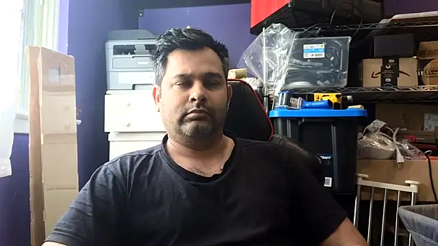 Snapshot of Sakhtlaundaz chatting on May 2026 01:18:02 PM Sakhtlaundaz online show from May 2026 01:18:02 PM