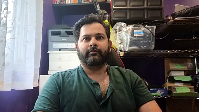 Snapshot of Sakhtlaundaz chatting on June 2026 01:45:02 PM Sakhtlaundaz online show from June 2026 01:45:02 PM