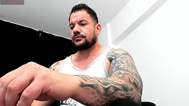 musclemonster31 online show from October 2025 03:57:01 AM
