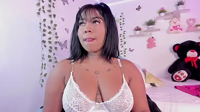 Snapshot of Emily_restrepo chatting on January 2025 04:16:02 AM Emily restrepo online show from January 2025 04:16:02 AM