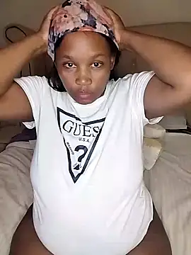 Snapshot of makaviwe chatting on January 2025 04:27:01 PM makaviwe online show from January 2025 04:27:01 PM