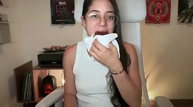 Snapshot of adriana__sosa_ chatting on January 2025 11:09:01 PM adriana sosa online show from January 2025 11:09:01 PM