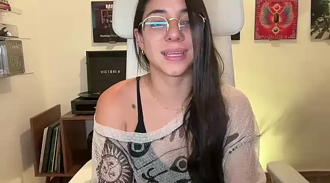 Snapshot of adriana__sosa_ chatting on January 2025 12:17:01 AM adriana sosa online show from January 2025 12:17:01 AM