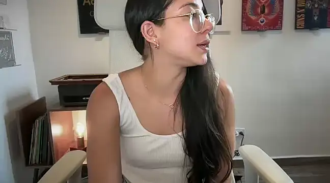 Snapshot of adriana__sosa_ chatting on February 2025 09:27:02 PM adriana sosa online show from February 2025 09:27:02 PM