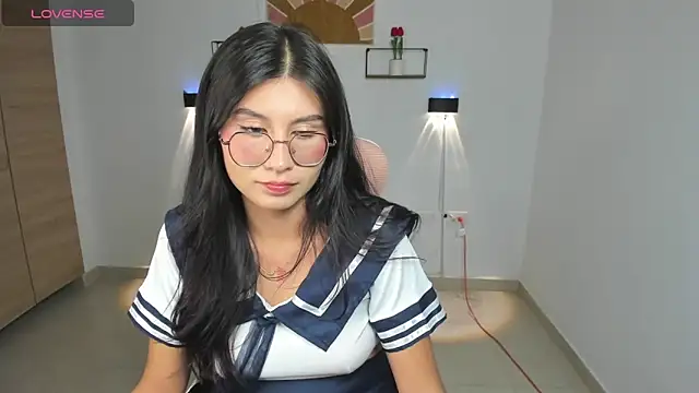 emily villamil online show from October 2025 11:27:01 PM