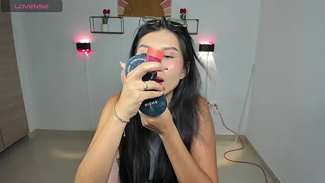 emily villamil online show from February 2026 09:48:02 PM