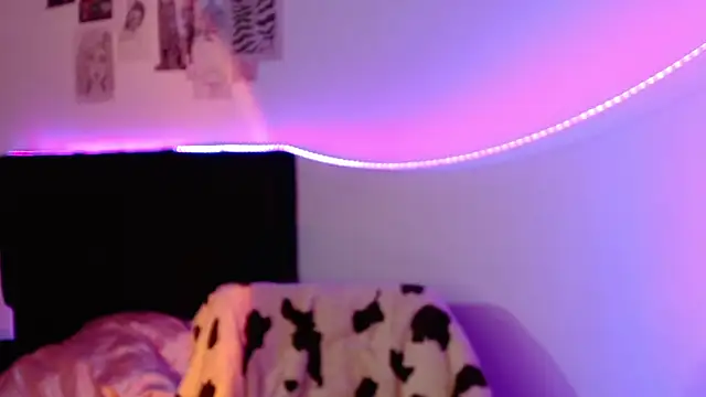 Snapshot of Coralinnee_ chatting on January 2025 07:53:01 AM Coralinnee online show from January 2025 07:53:01 AM