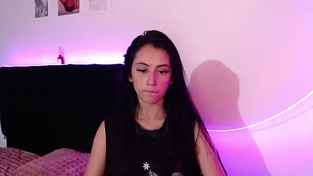 Snapshot of Coralinnee_ chatting on March 2025 04:03:01 AM Coralinnee online show from March 2025 04:03:01 AM