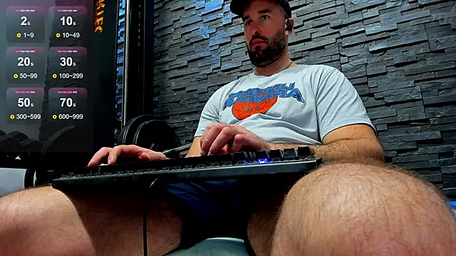 Snapshot of David_Big_Daddy chatting on January 2025 10:49:02 PM David Big Daddy online show from January 2025 10:49:02 PM