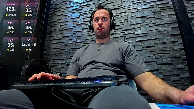 Snapshot of David_Big_Daddy chatting on March 2025 06:19:01 PM David Big Daddy online show from March 2025 06:19:01 PM
