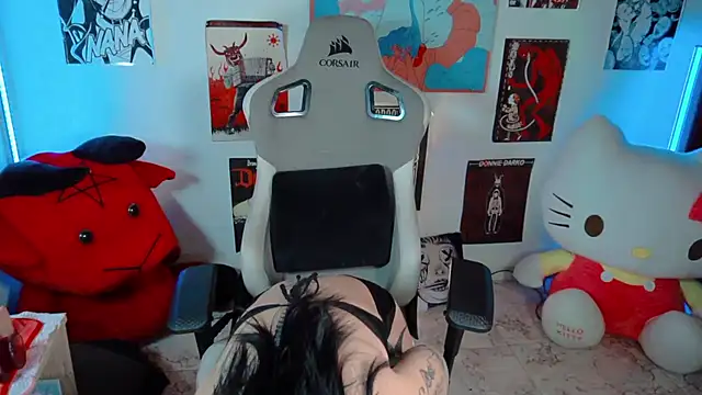 Snapshot of Deadly_Doll chatting on December 2025 09:34:02 PM Deadly Doll online show from December 2025 09:34:02 PM