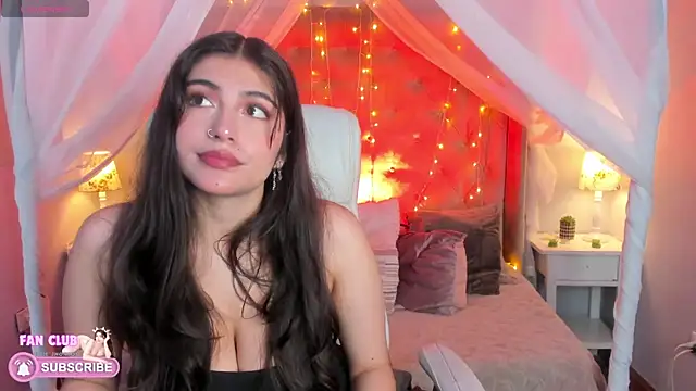 Snapshot of Ellie_Jhonson__ chatting on January 2025 02:13:01 PM Ellie Jhonson   online show from January 2025 02:13:01 PM