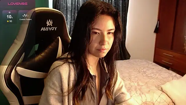Snapshot of alice_middlee chatting on May 2026 03:07:02 PM alice middlee online show from May 2026 03:07:02 PM
