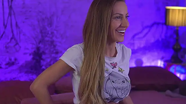 Snapshot of YamiraKim chatting on February 2026 07:24:02 PM YamiraKim online show from February 2026 07:24:02 PM